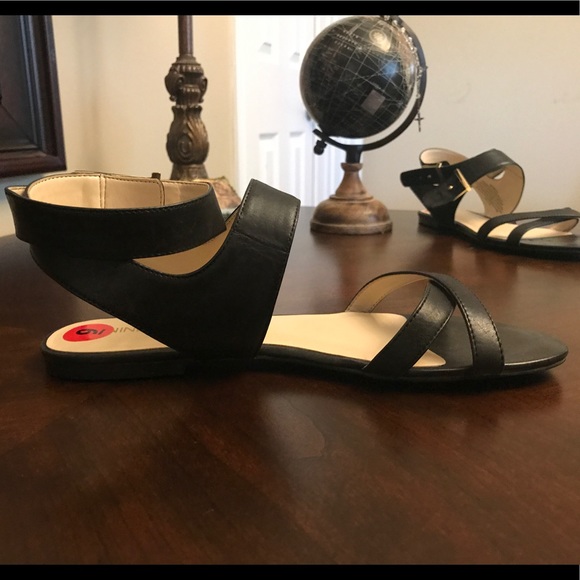 🌺Nine West Leather Sandals - Picture 5 of 8